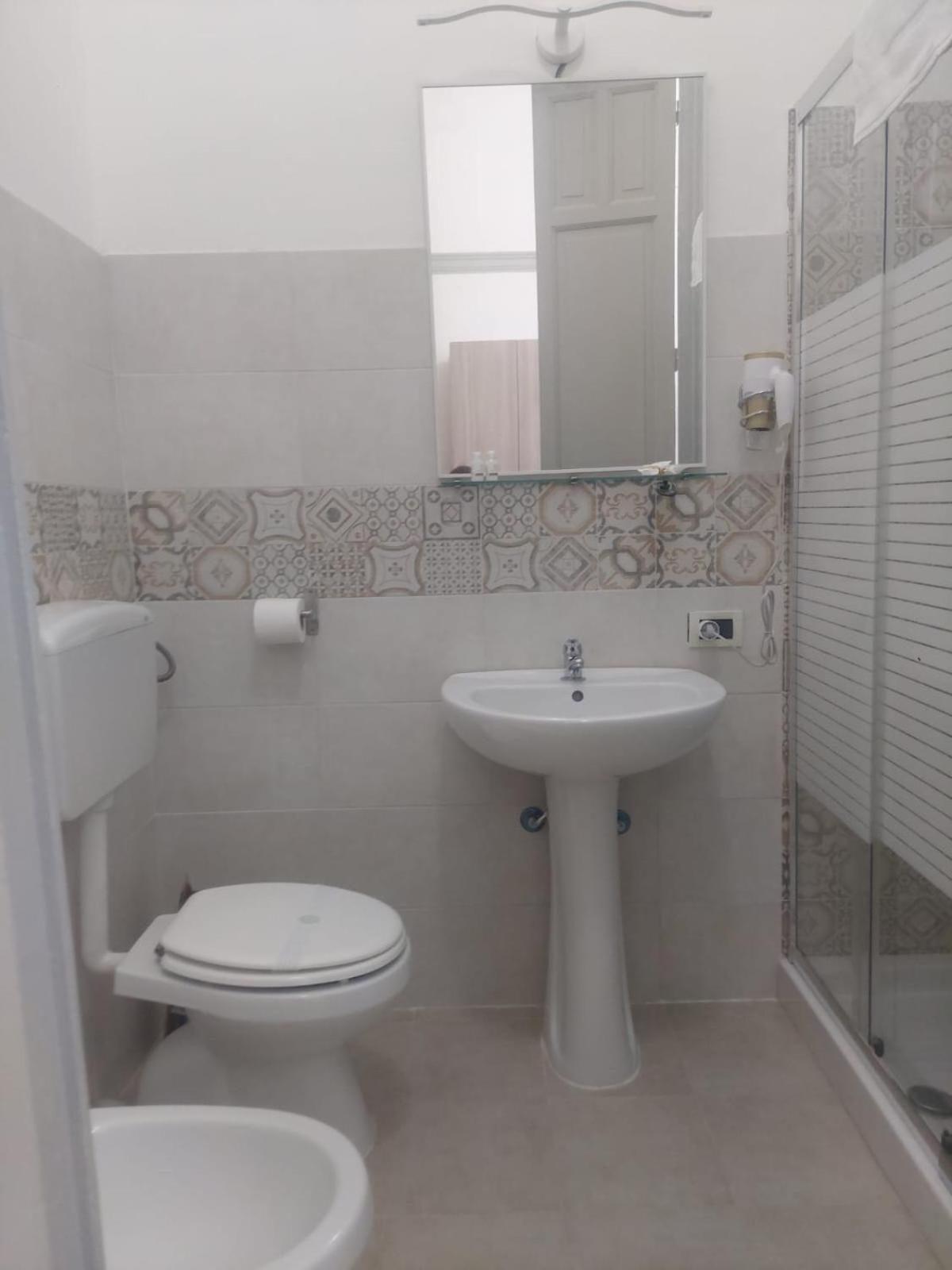 Guest House Lamphotel Militello Palermo Dış mekan fotoğraf