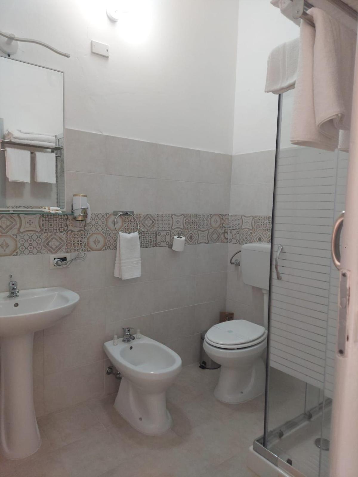 Guest House Lamphotel Militello Palermo Dış mekan fotoğraf